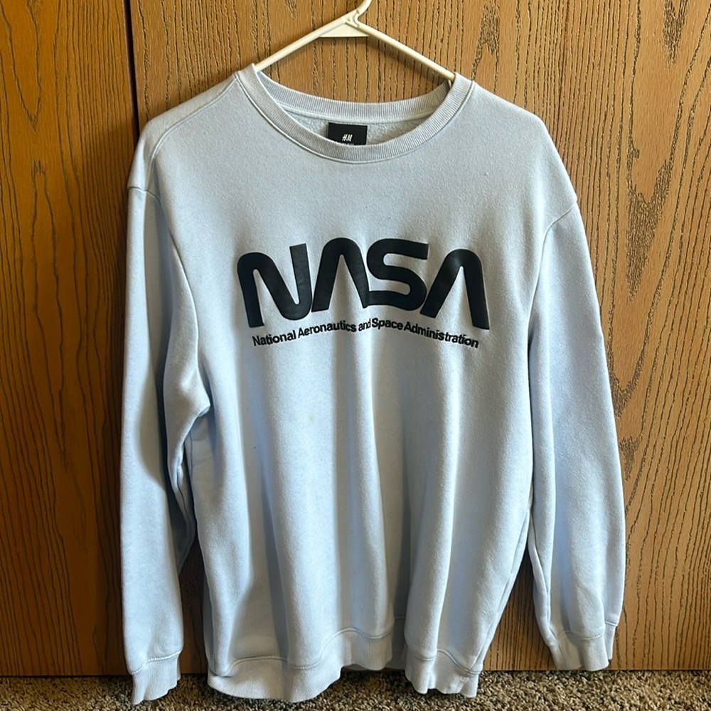 H&M size large NASA crew